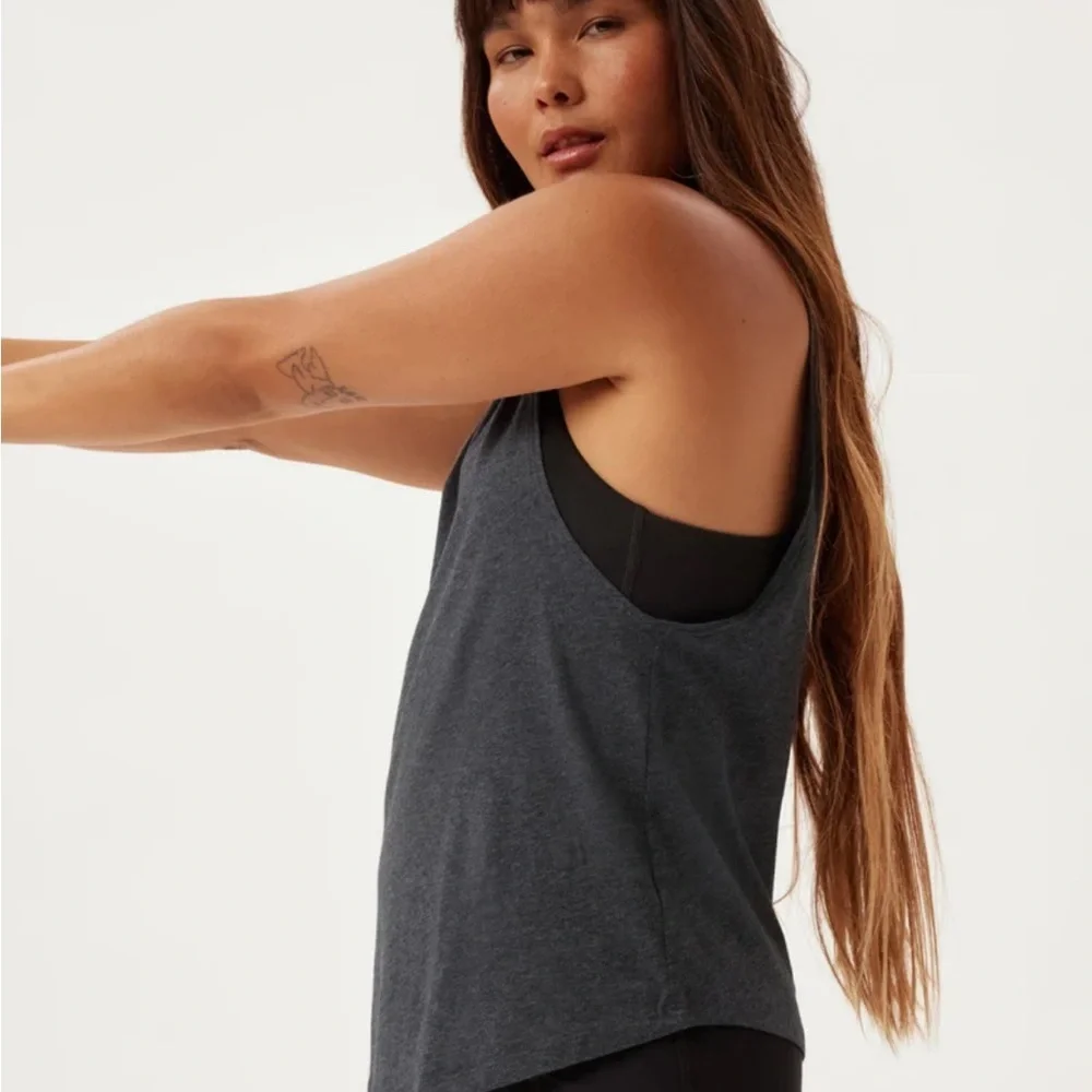 NWT Girlfriend Collective Charcoal Heather Recycled Cotton Muscle Tee - Size M‌ - Picture 2 of 10